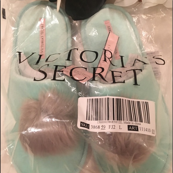 Victoria Secret Slipper - Picture 2 of 5